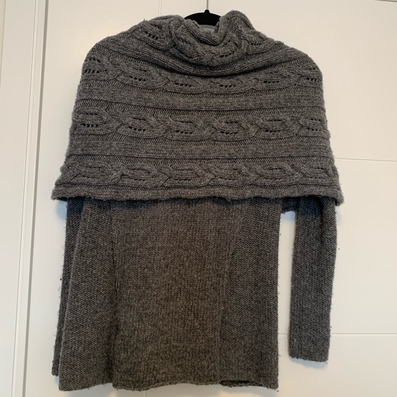 Guess Sweater - Removable Cowl - Picture 4 of 5